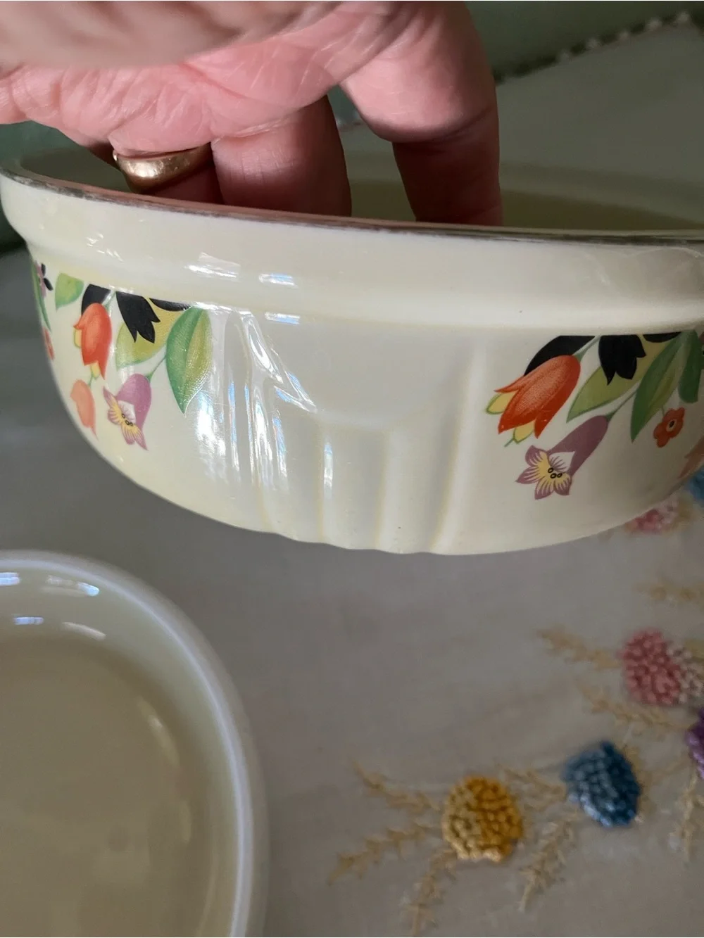 Vintage Hall’s Superior Covered Casserole – Radiance Shape Crocus/Tulip UV